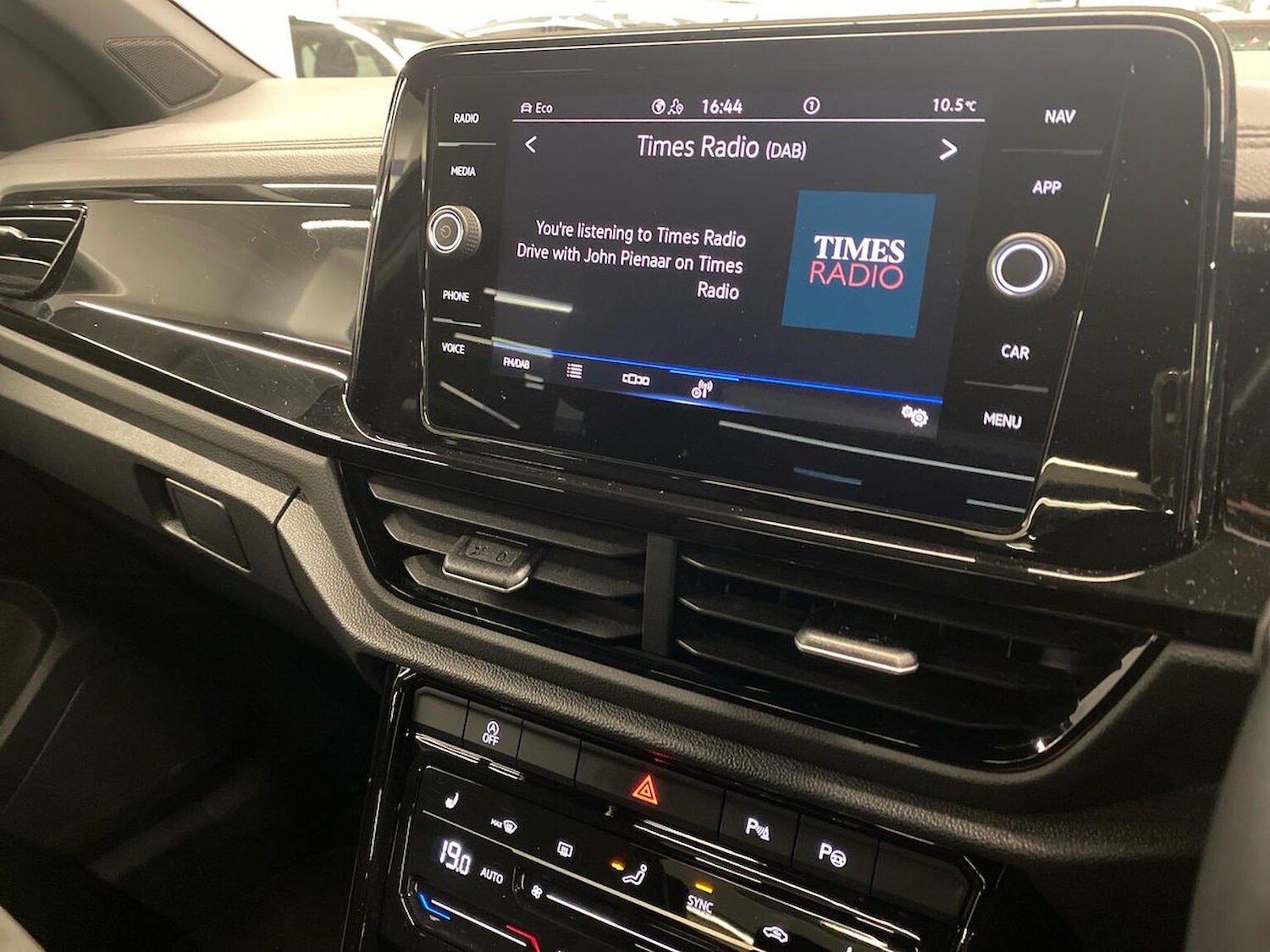 Used Volkswagen T-Roc 2023 for sale - 76785191: Photo 25