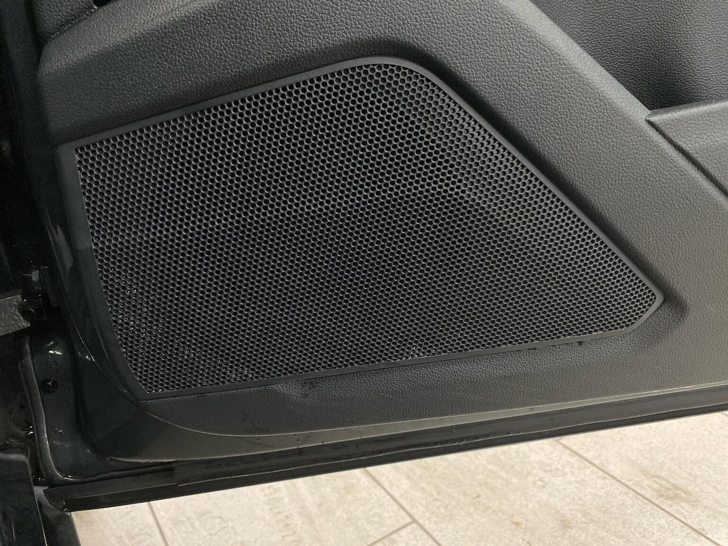 Used Volkswagen T-Roc 2023 for sale - 76785191: Photo 30