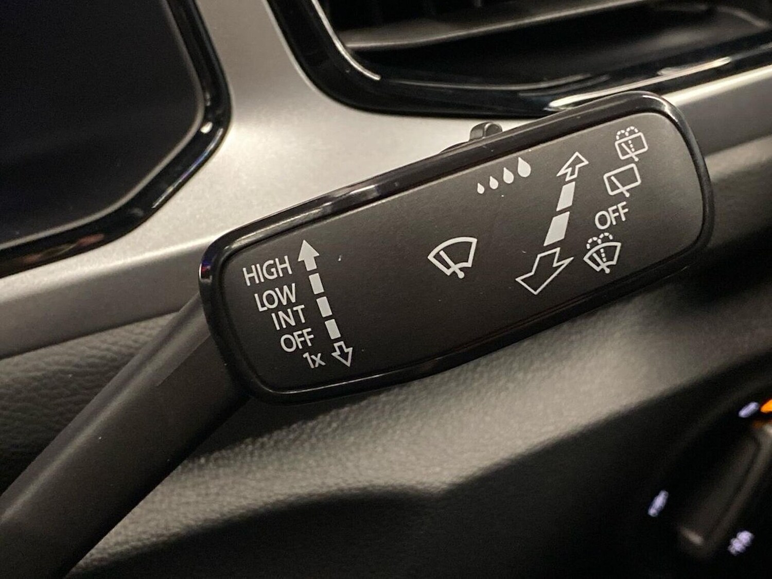 Used Volkswagen T-Roc 2025 for sale - 76219189: Photo 28