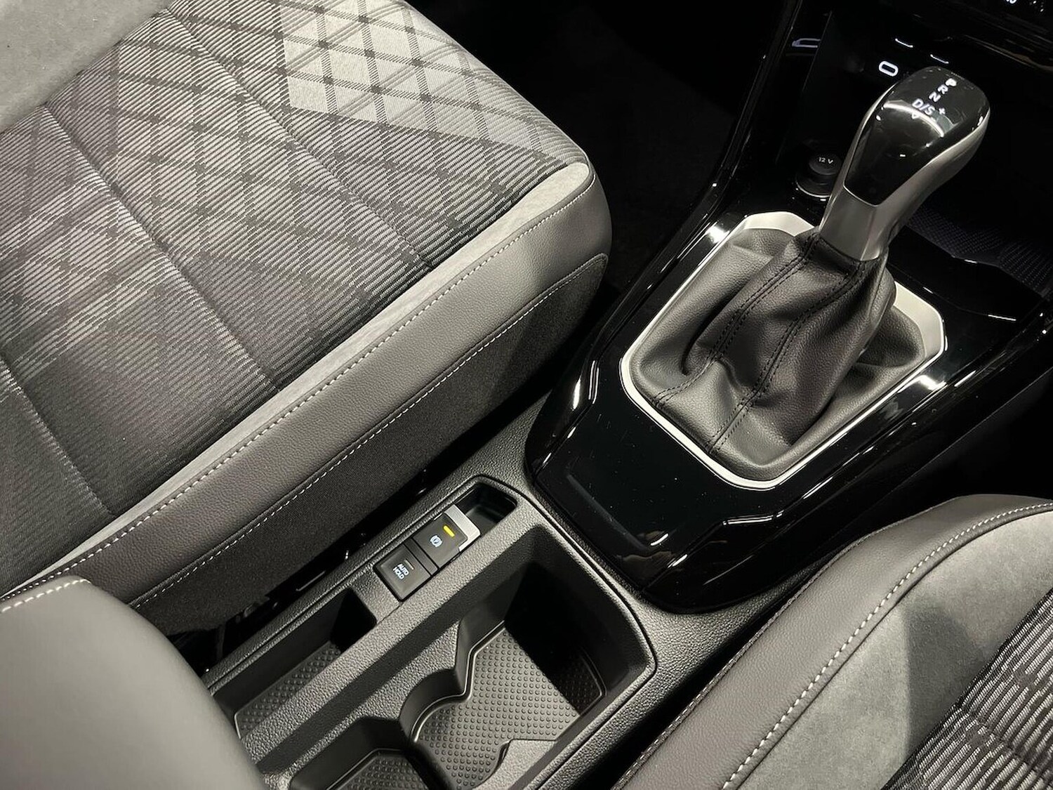 Used Volkswagen T-Roc 2025 for sale - 76102524: Photo 13