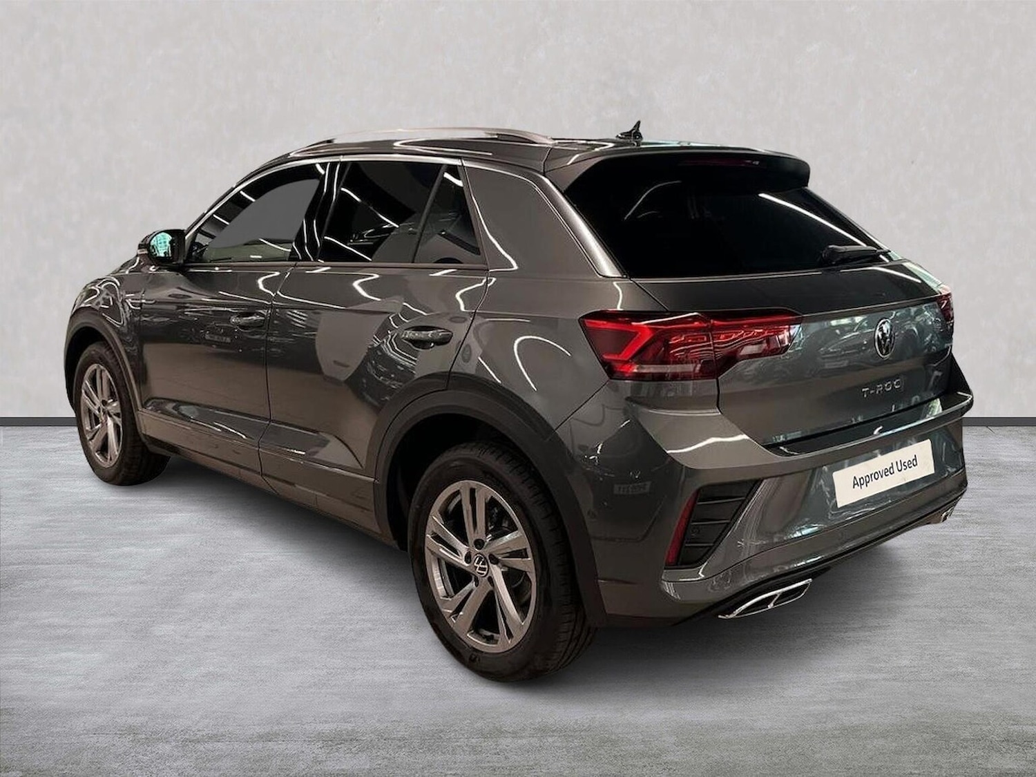 Used Volkswagen T-Roc 2025 for sale - 76102524: Photo 2