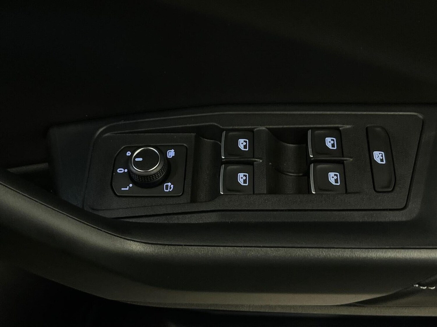 Used Volkswagen T-Roc 2025 for sale - 76102524: Photo 21