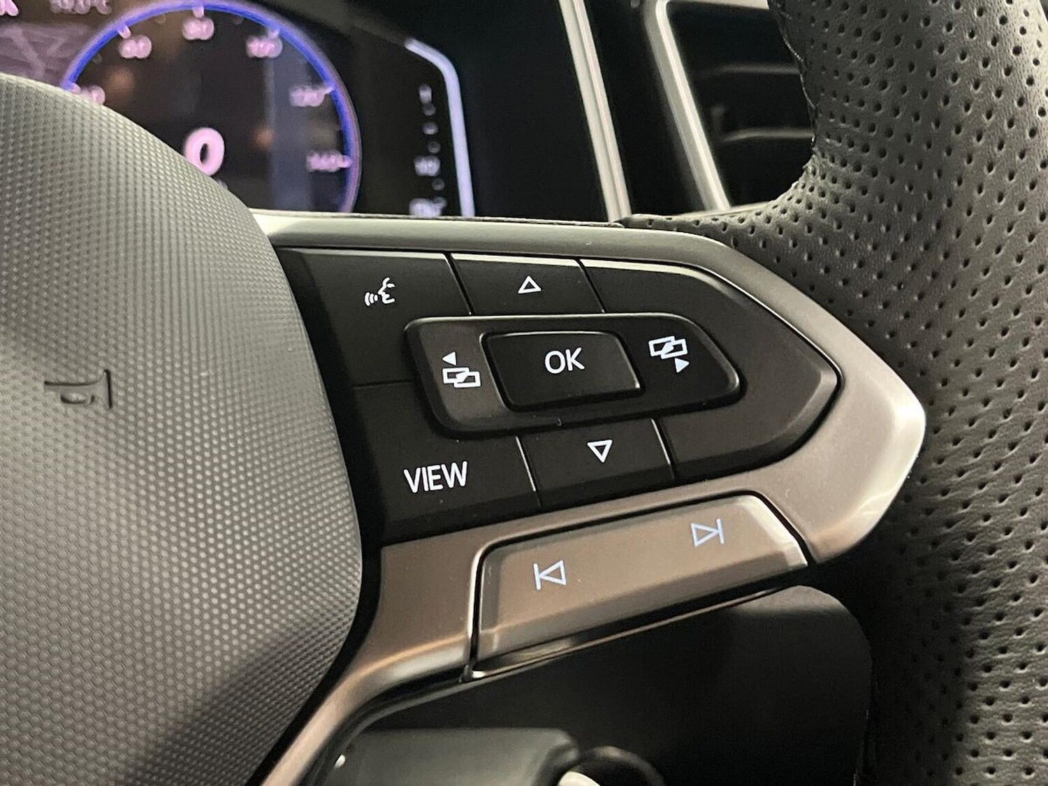 Used Volkswagen T-Roc 2025 for sale - 76102524: Photo 26