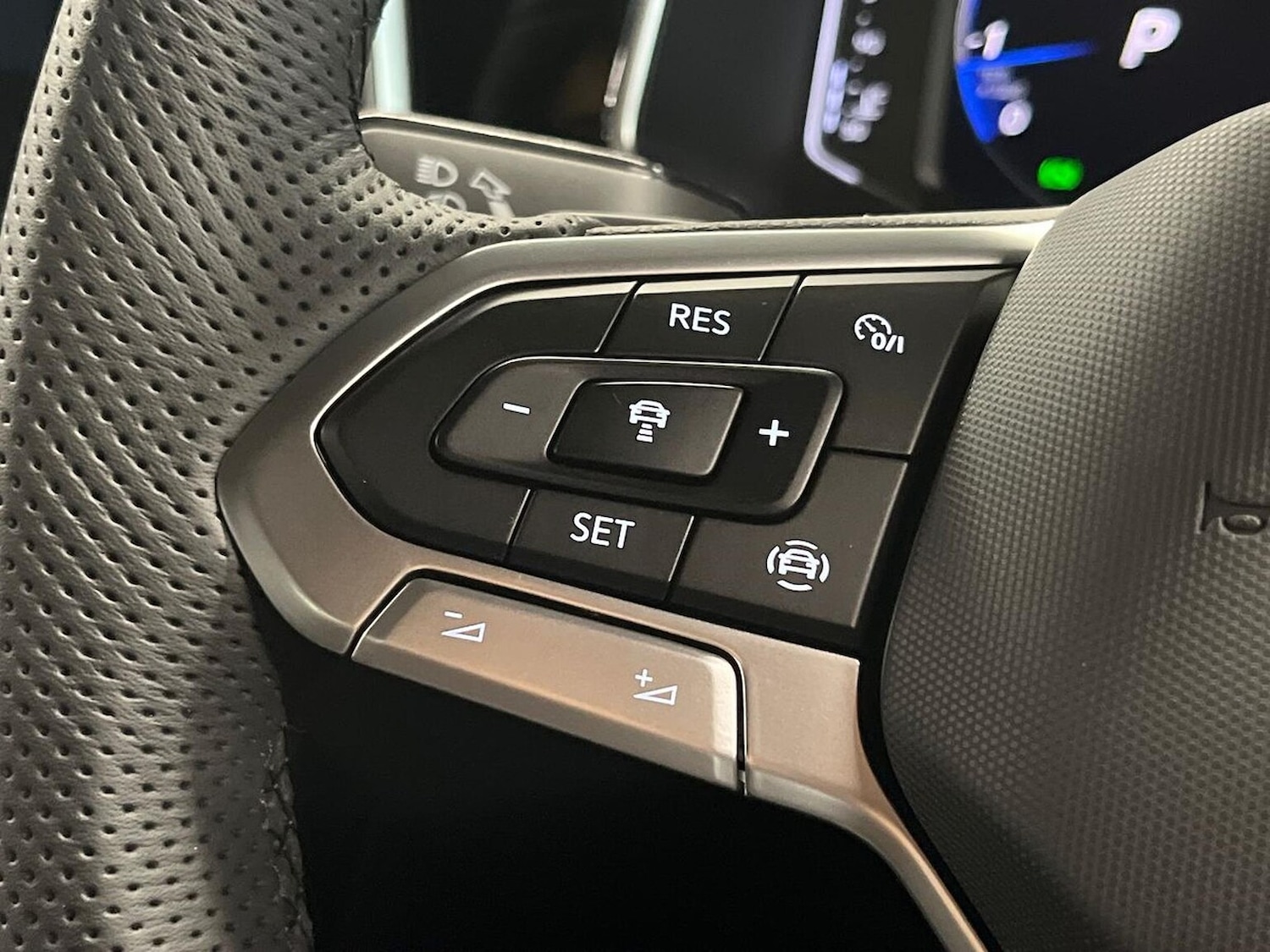 Used Volkswagen T-Roc 2025 for sale - 76102524: Photo 27