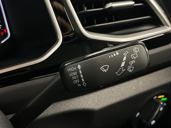 Used Volkswagen T-Roc 2025 for sale - 76102524: Photo 28