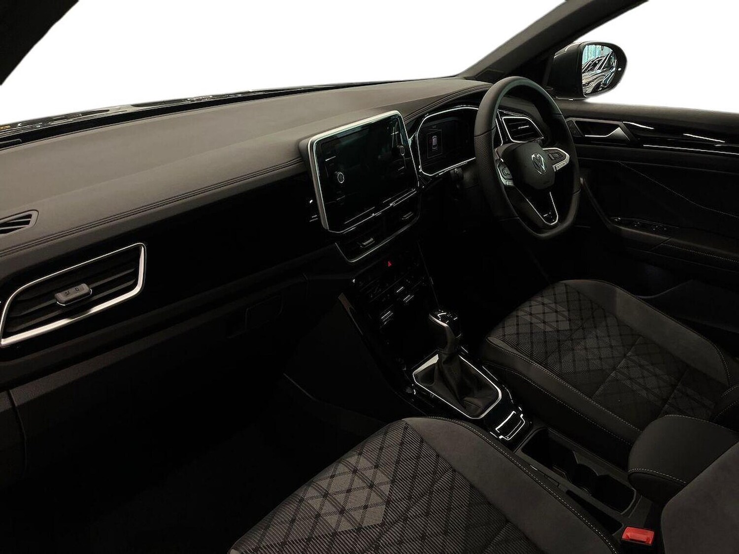 Used Volkswagen T-Roc 2025 for sale - 76102524: Photo 7