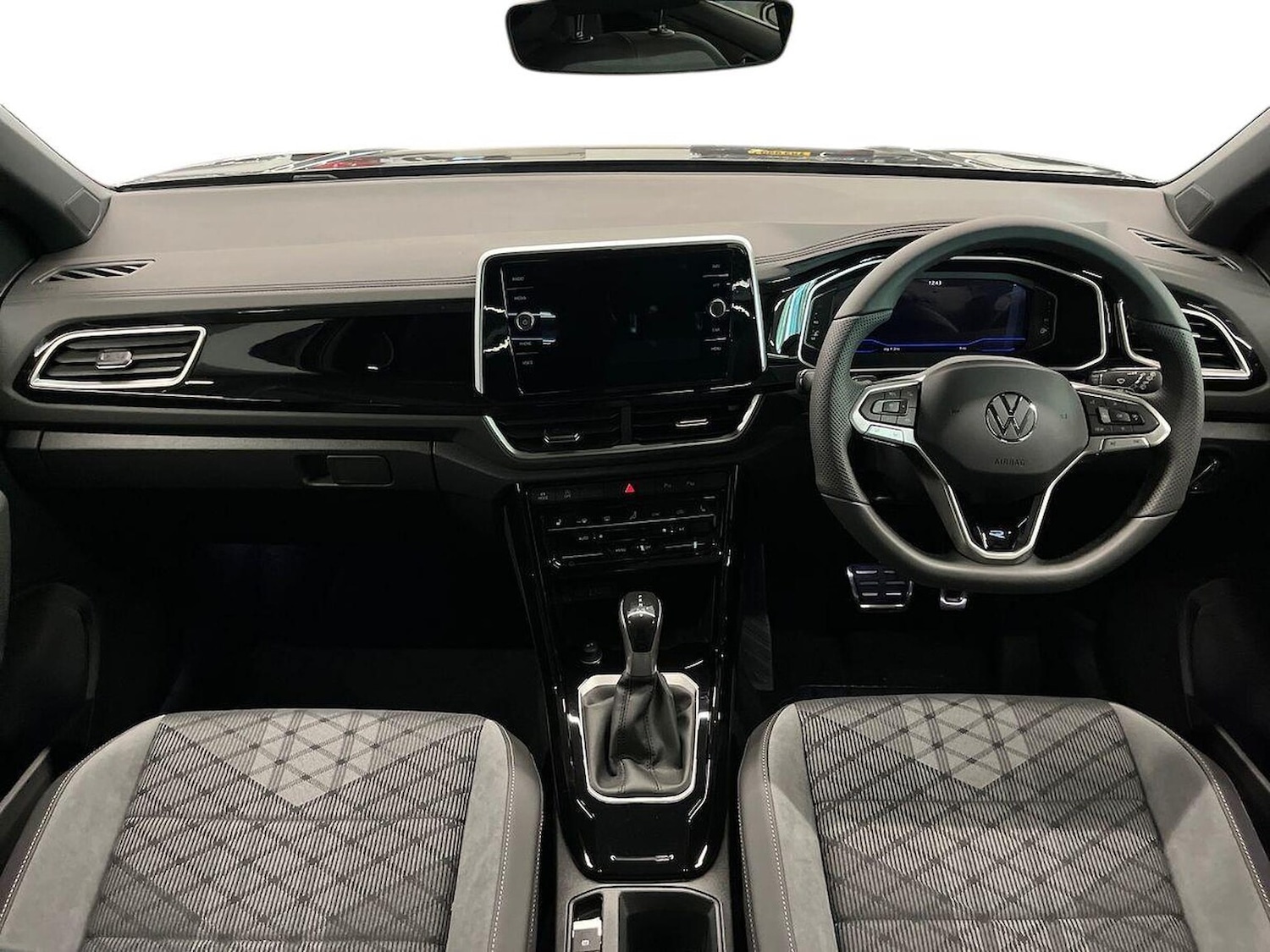 Used Volkswagen T-Roc 2025 for sale - 76102524: Photo 8