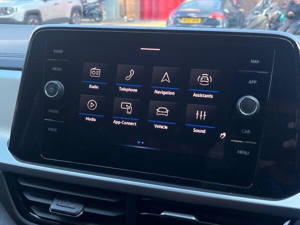 Used Volkswagen T-Roc 2025 for sale - 76030415: Photo 24