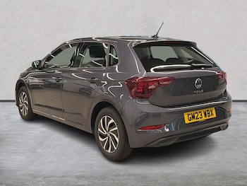 Used Volkswagen Polo 2023 for sale - 76102521: Photo 2