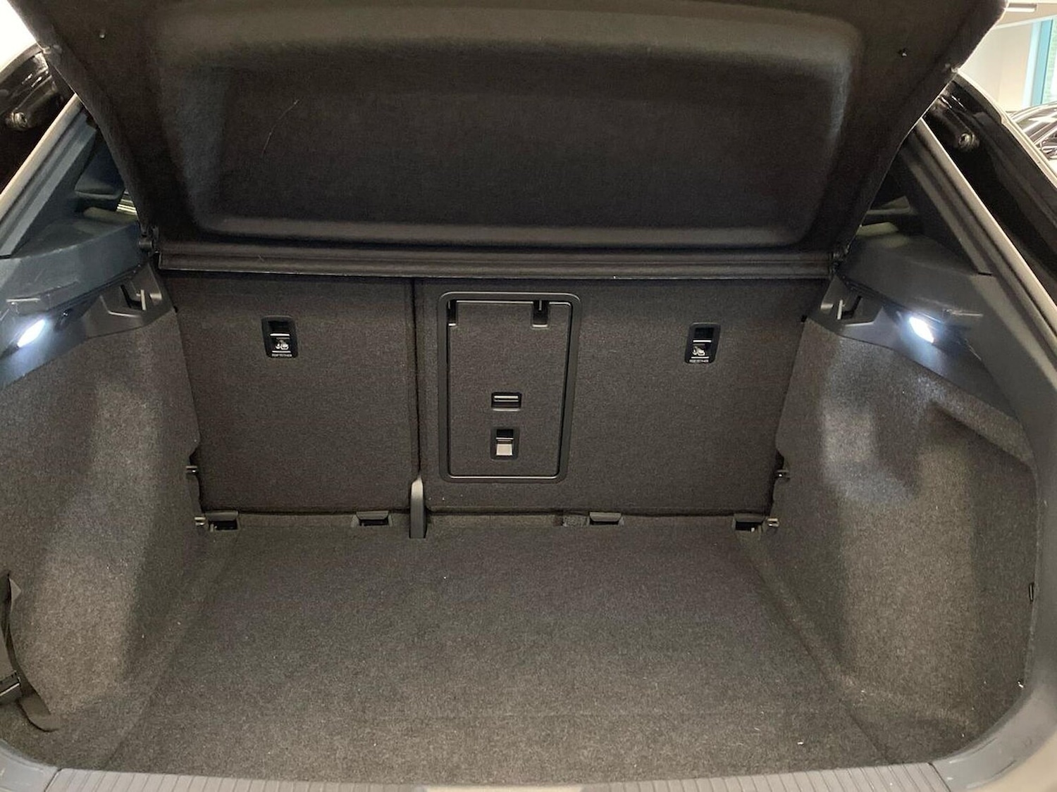 Used Volkswagen ID.4 2024 for sale - 77676280: Photo 17