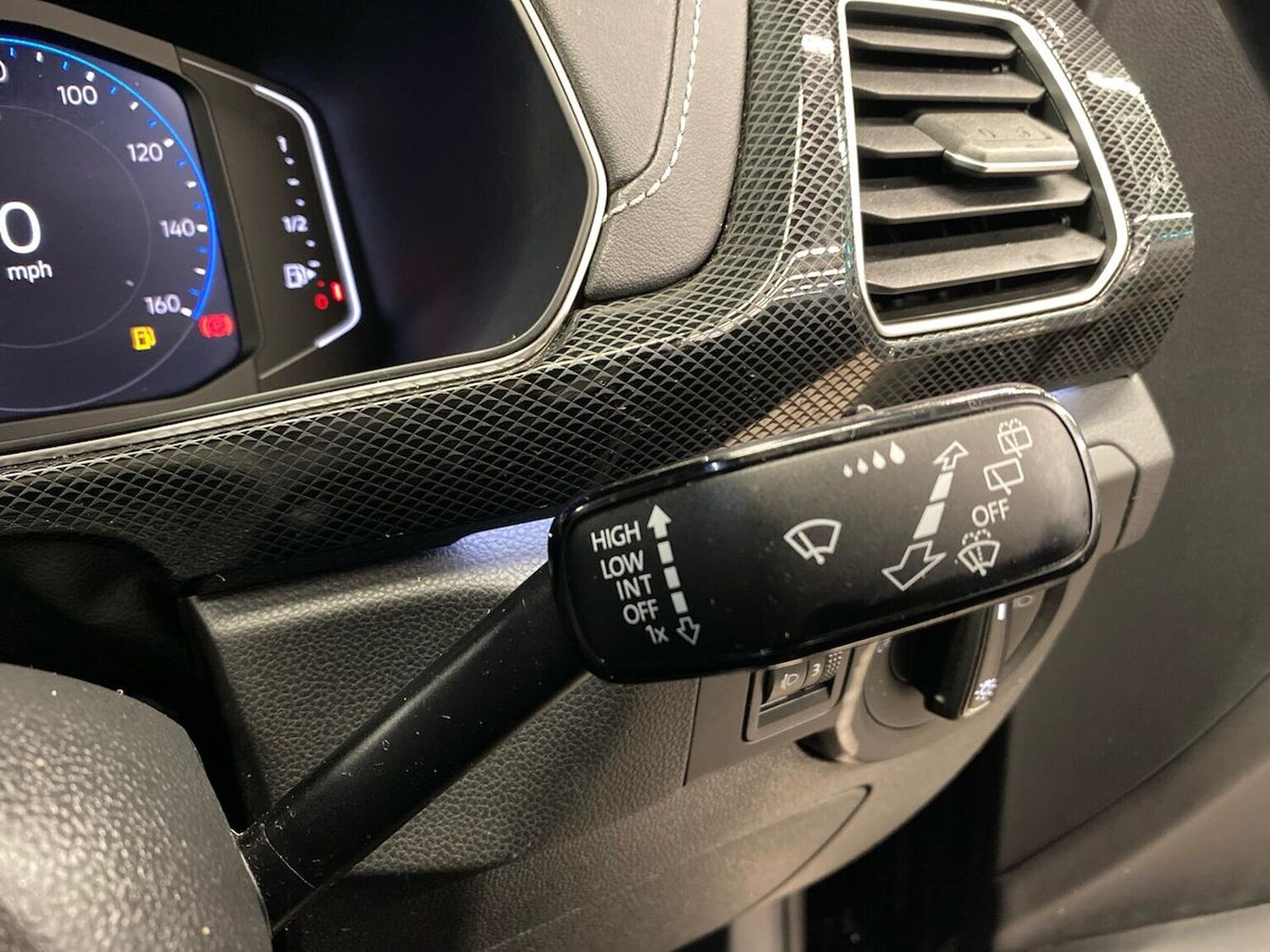 Used Volkswagen T-Cross 2024 for sale - 77487842: Photo 28