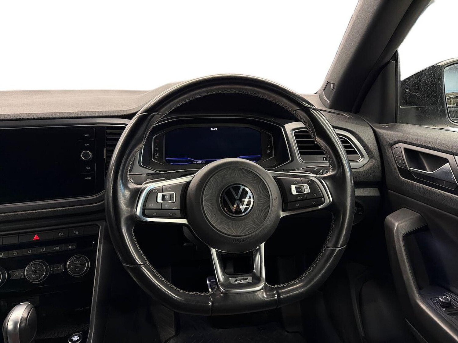 Used Volkswagen T-Roc 2021 for sale - 76735598: Photo 9