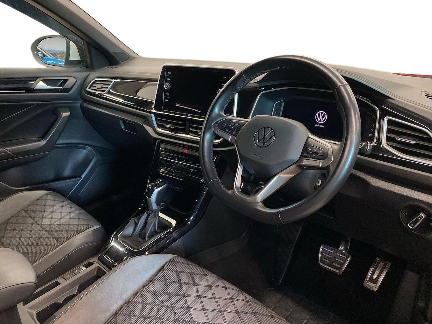 Used Volkswagen T-Roc 2024 for sale - 77639315: Photo 17