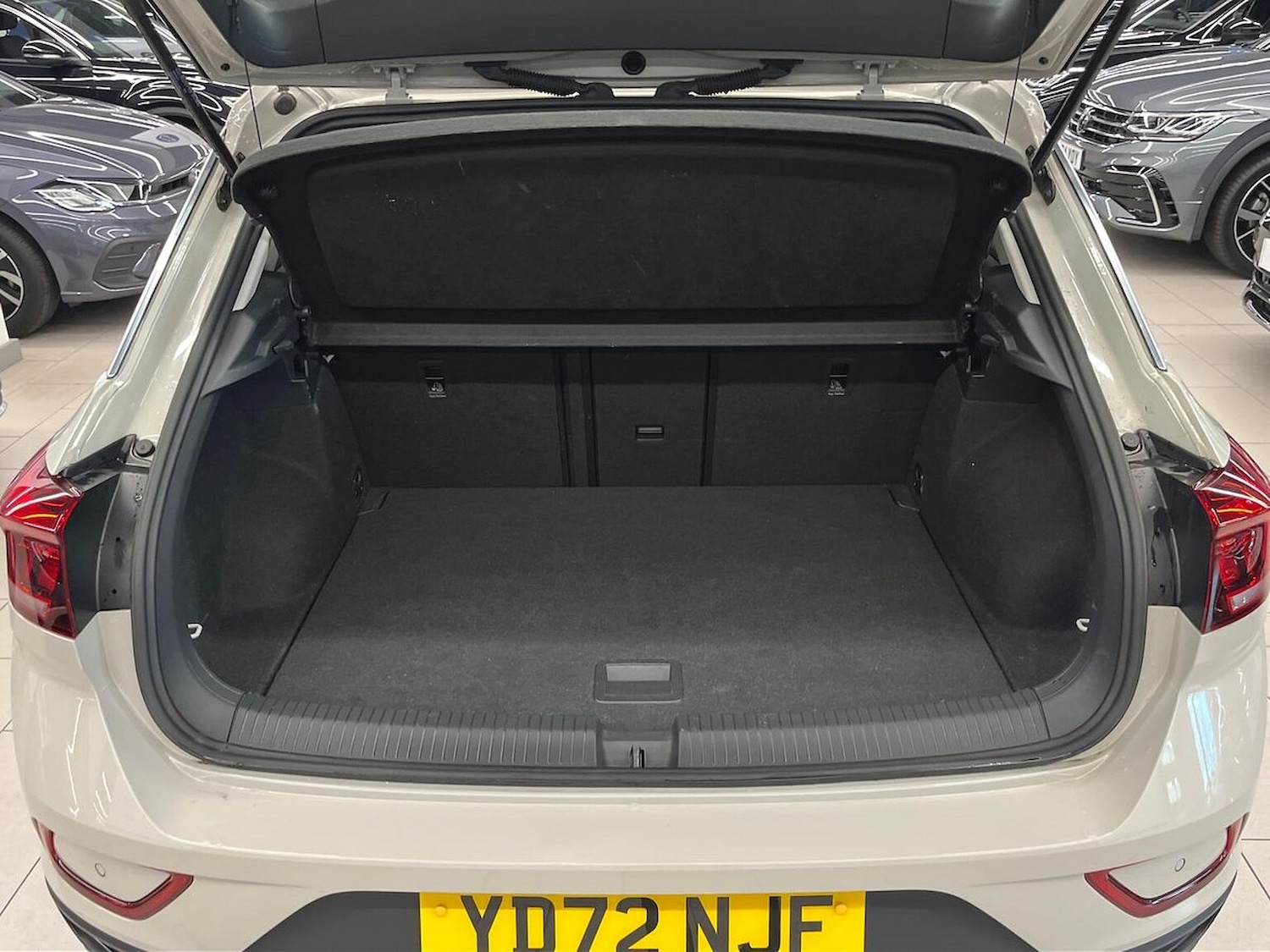 Used Volkswagen T-Roc 2022 for sale - 76319643: Photo 17