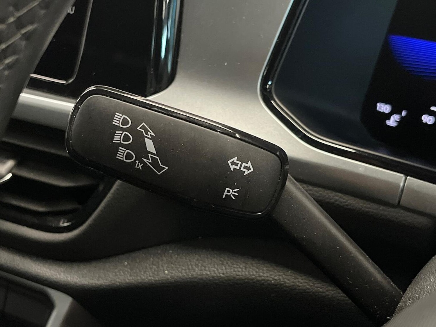 Used Volkswagen T-Roc 2022 for sale - 76319643: Photo 28