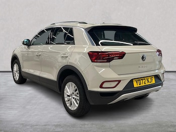 Used Volkswagen T-Roc 2022 for sale - 76319643: Photo