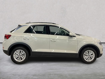 Used Volkswagen T-Roc 2022 for sale - 76319643: Photo
