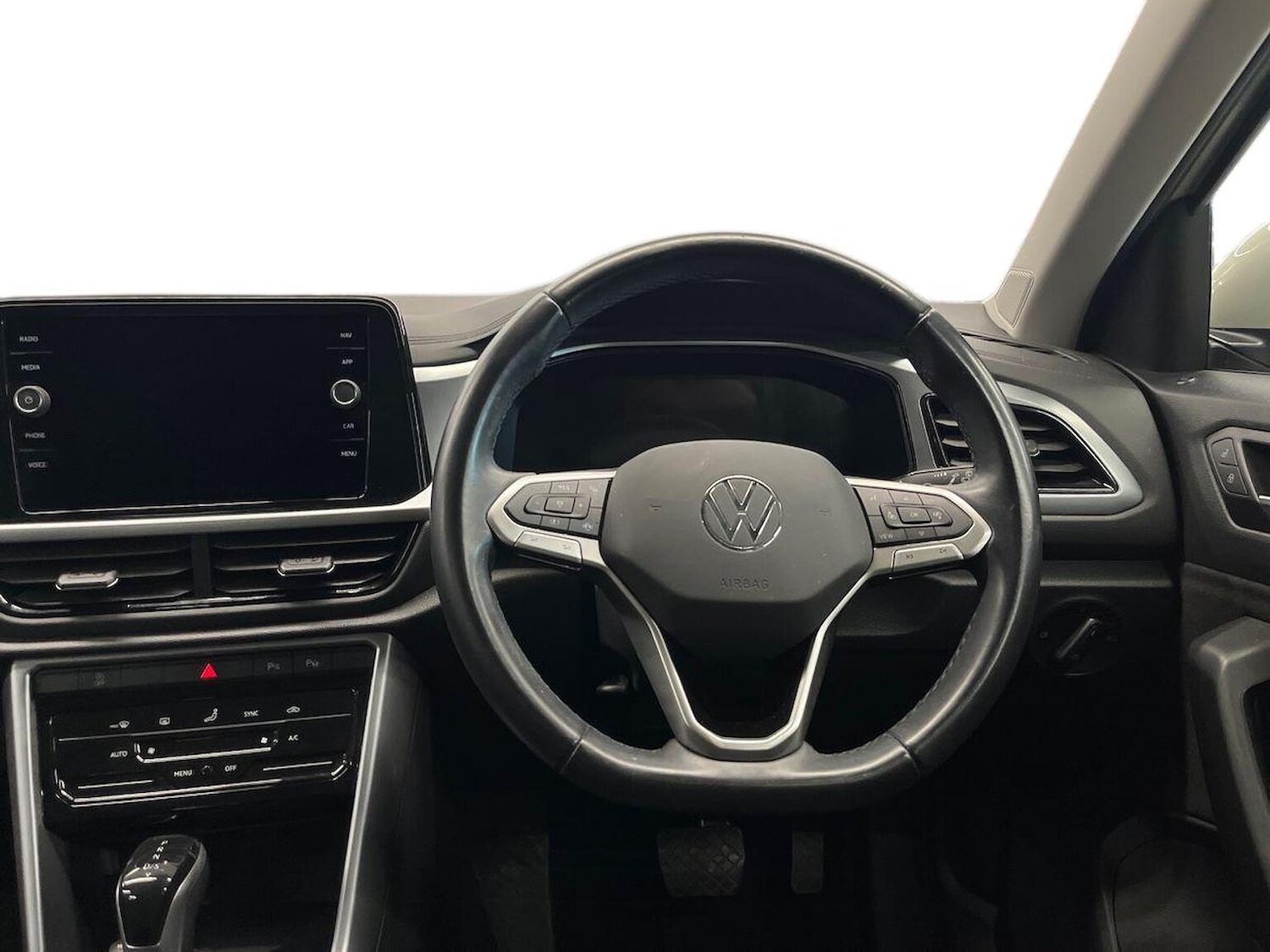 Used Volkswagen T-Roc 2022 for sale - 76319643: Photo 9