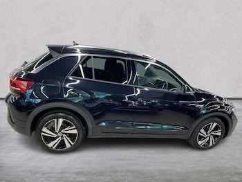 Used Volkswagen T-Roc 2024 for sale - 78628101: Photo
