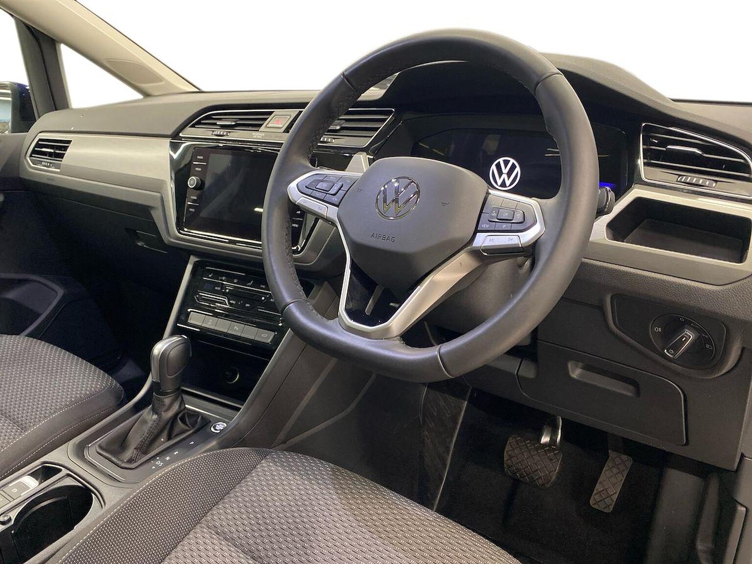 Used Volkswagen Touran 2025 for sale - 77023464: Photo 17