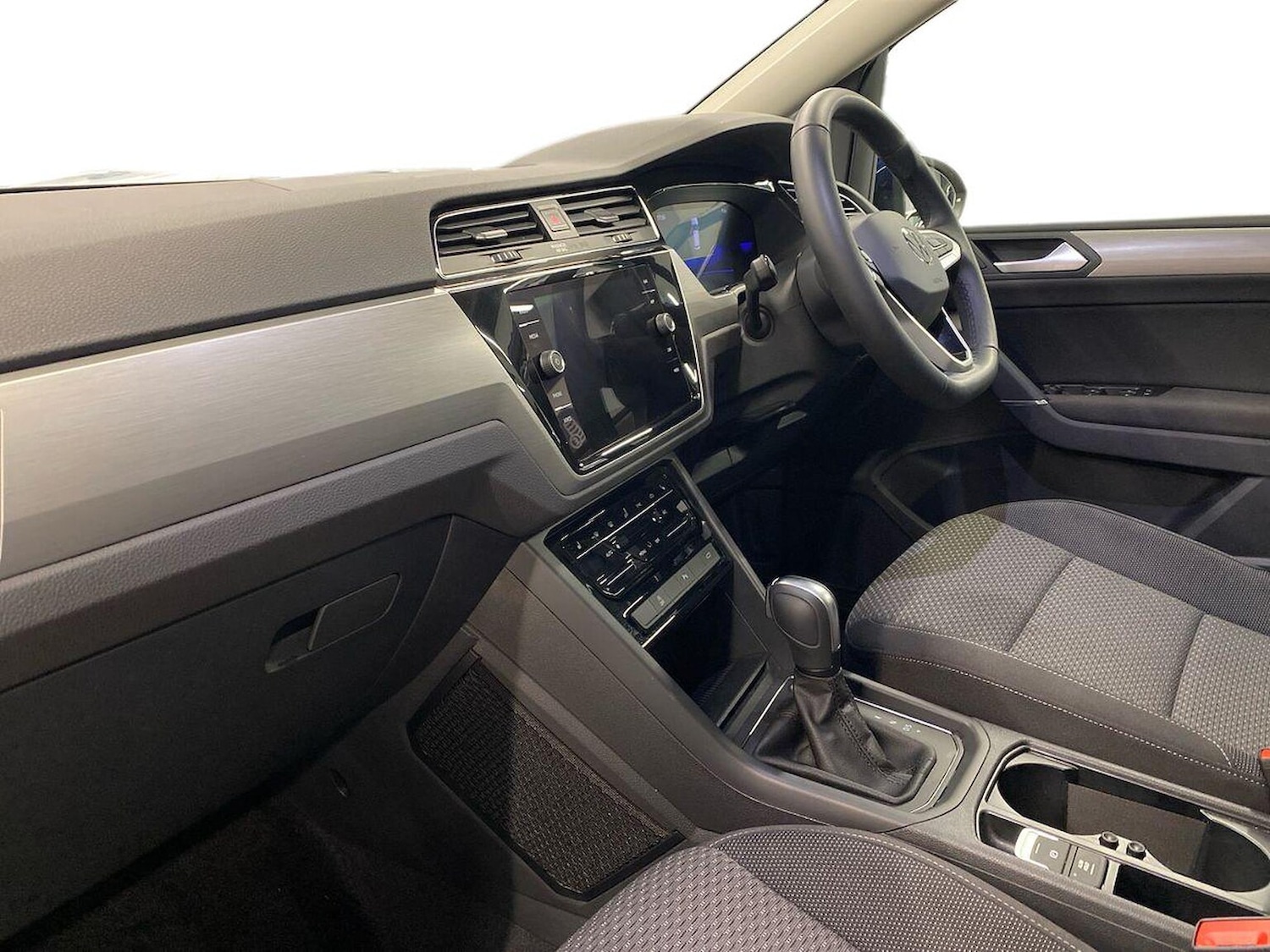 Used Volkswagen Touran 2025 for sale - 77023464: Photo 9