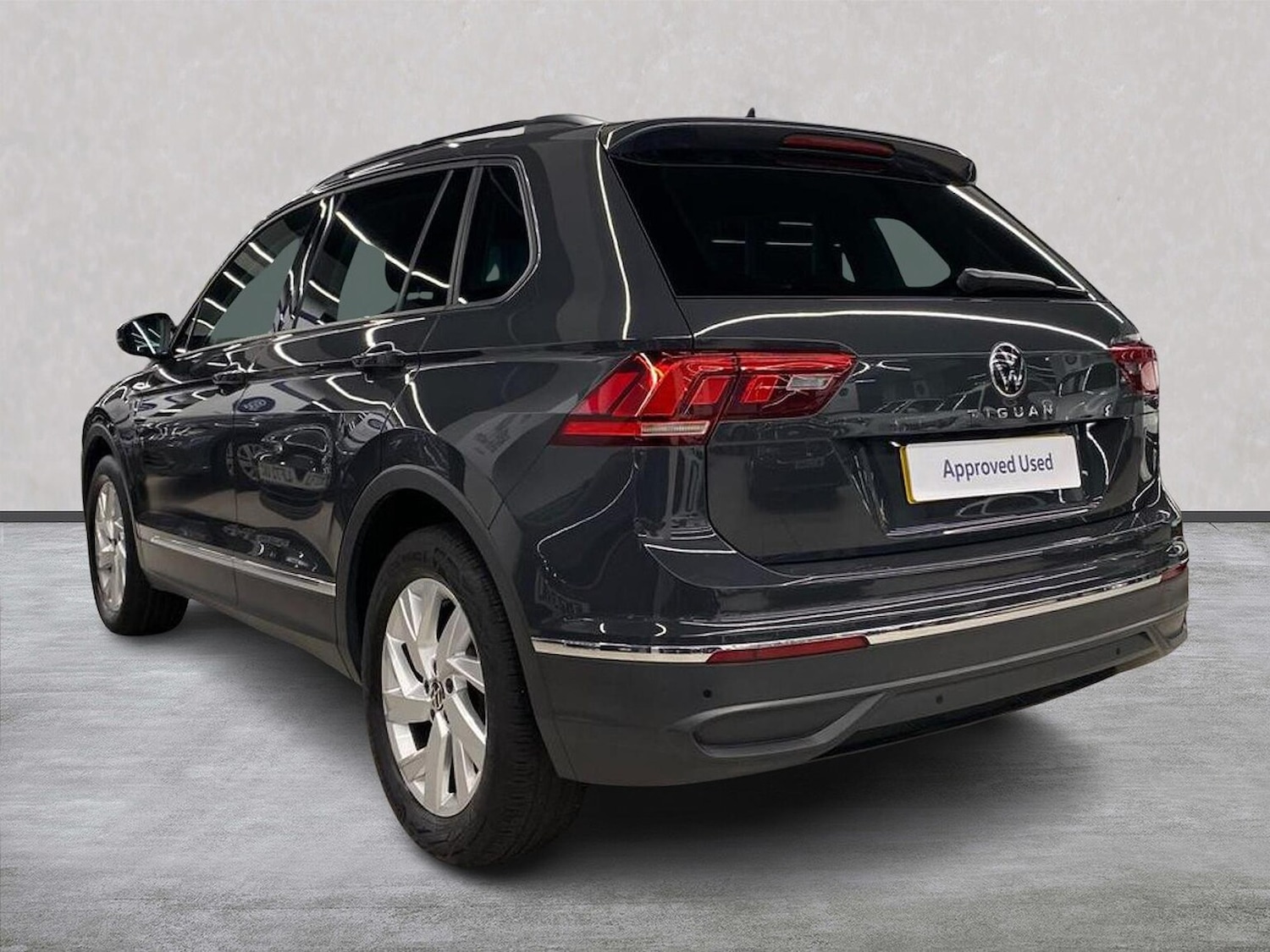 Used Volkswagen Tiguan 2021 for sale - 76605601: Photo 2