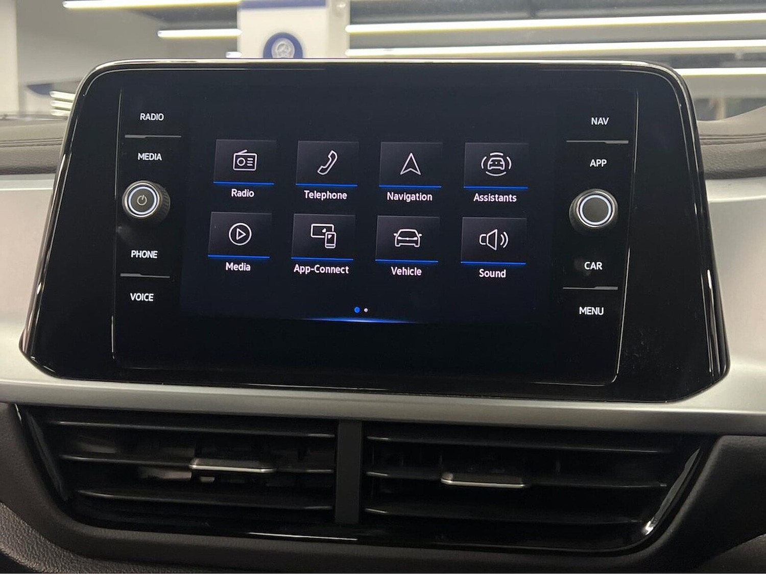 Used Volkswagen T-Roc 2024 for sale - 77946120: Photo 11