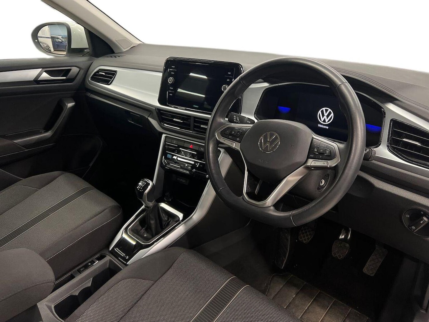 Used Volkswagen T-Roc 2024 for sale - 77946120: Photo 15