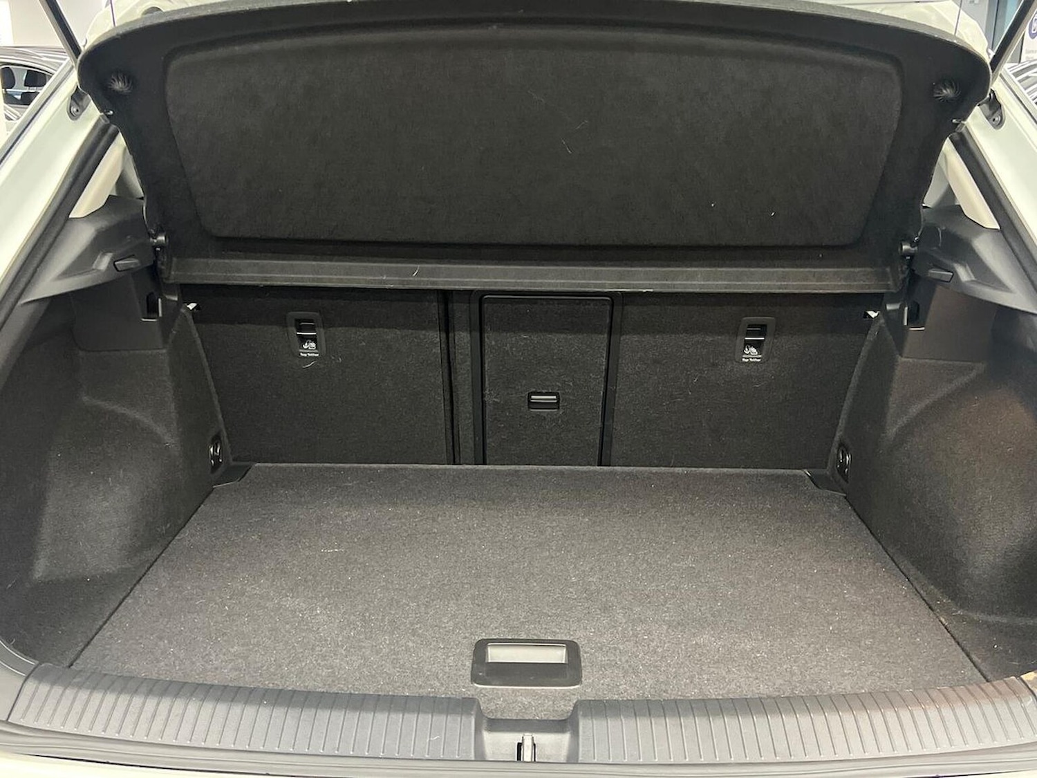 Used Volkswagen T-Roc 2024 for sale - 77946120: Photo 17