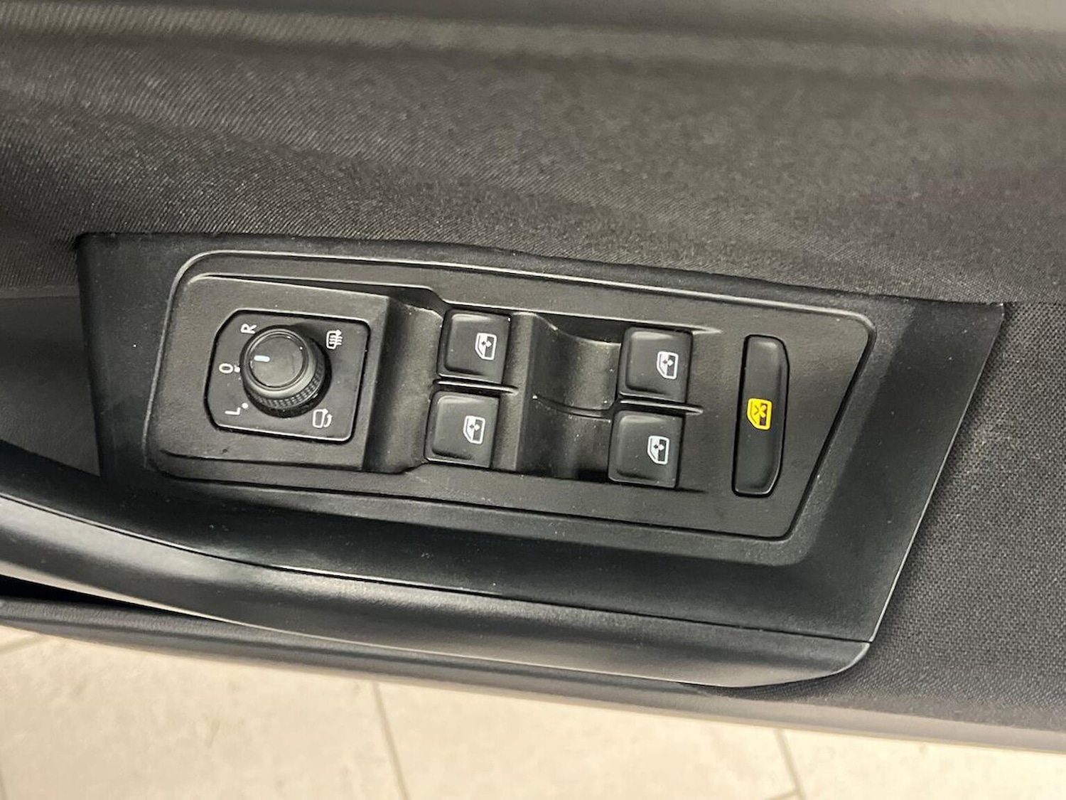 Used Volkswagen T-Roc 2024 for sale - 77946120: Photo 21