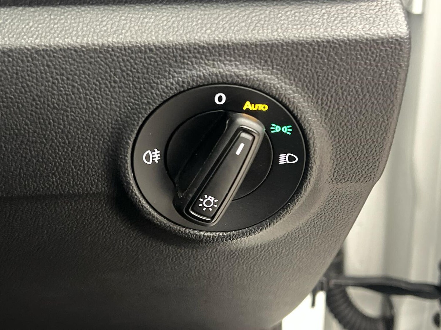 Used Volkswagen T-Roc 2024 for sale - 77946120: Photo 23