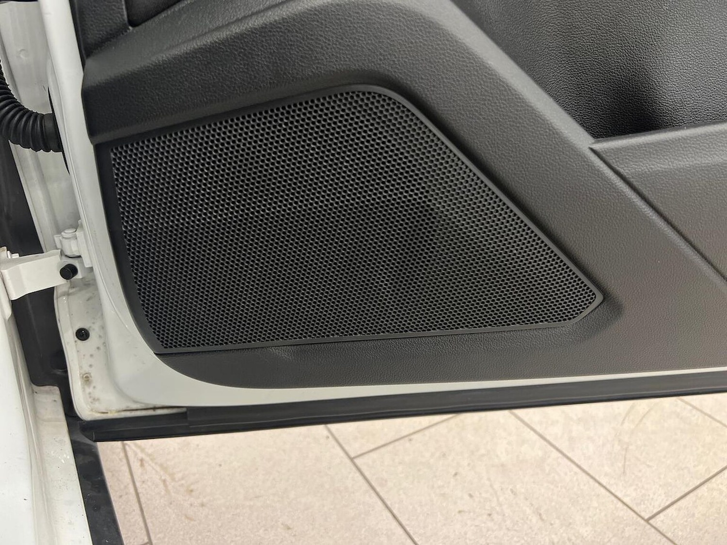 Used Volkswagen T-Roc 2024 for sale - 77946120: Photo 28