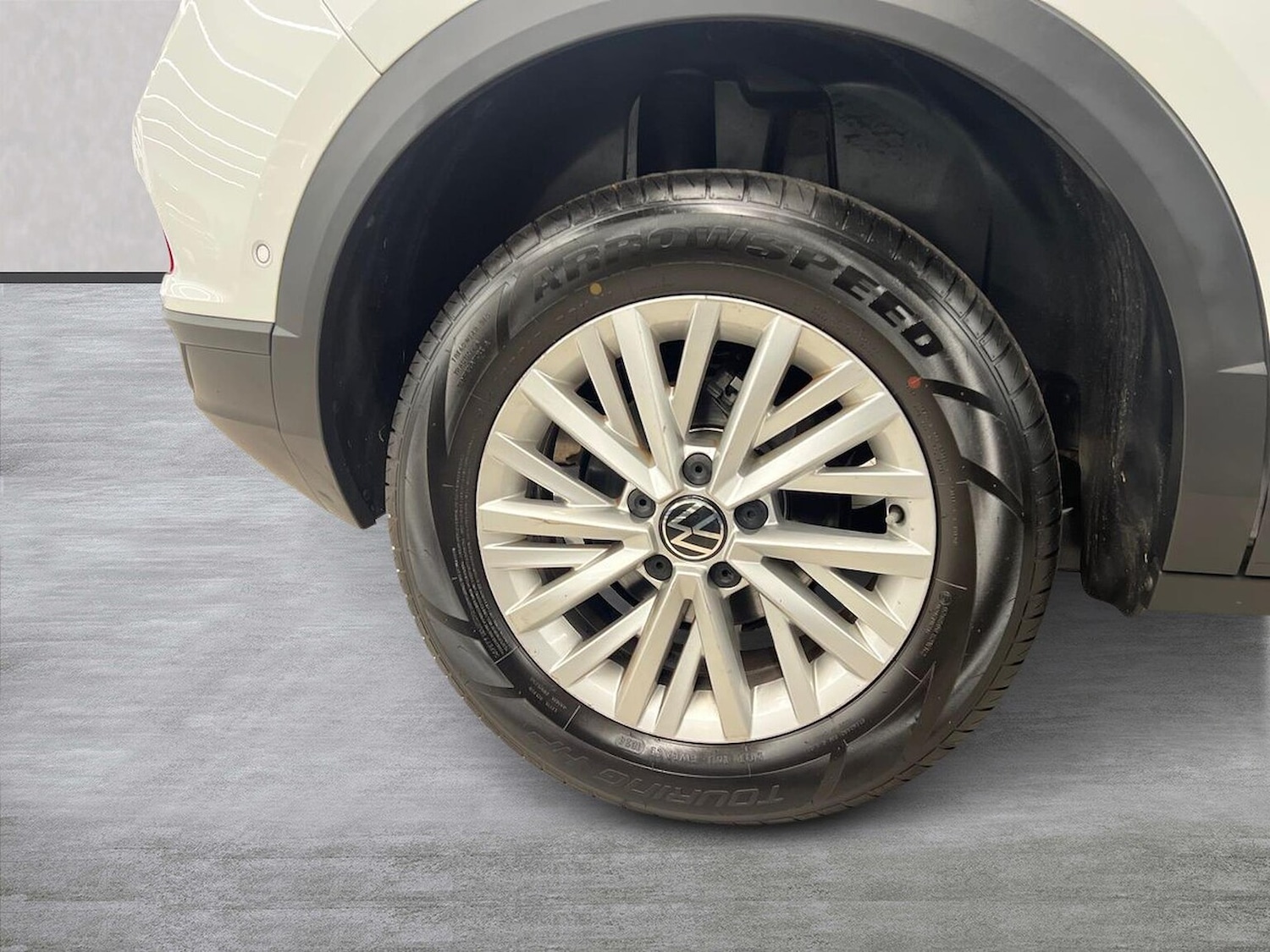 Used Volkswagen T-Roc 2024 for sale - 77946120: Photo 6