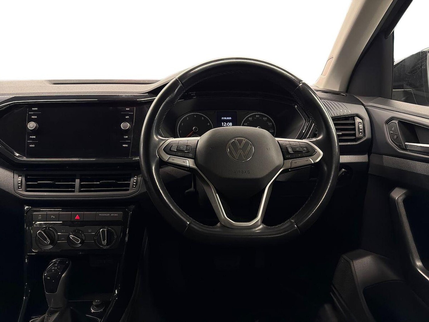 Used Volkswagen T-Cross 2021 for sale - 76331065: Photo 9