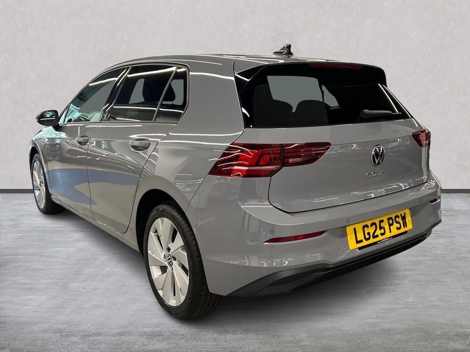 Used Volkswagen Golf 2025 for sale - 77555279: Photo 2