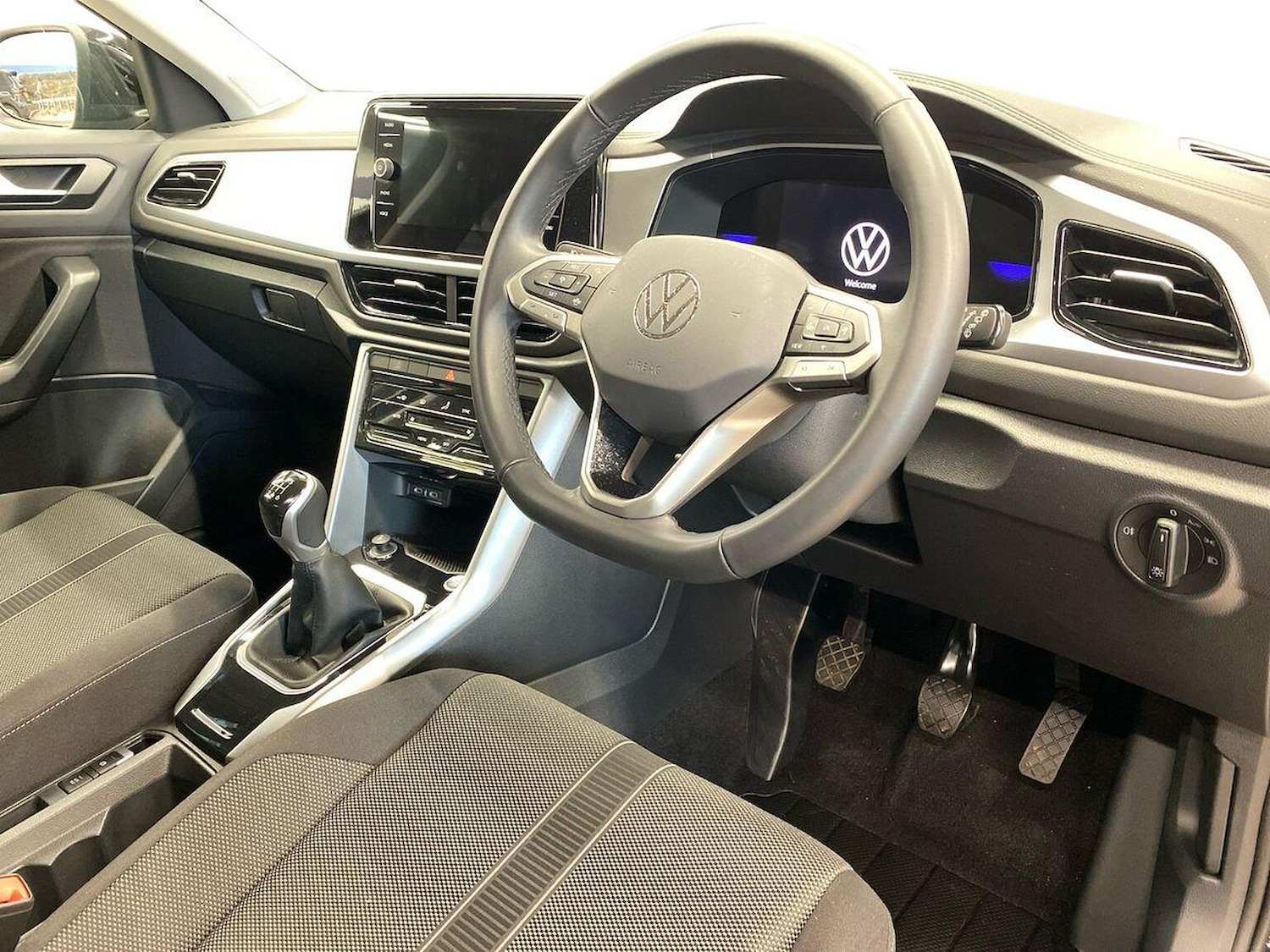 Used Volkswagen T-Roc 2025 for sale - 76832035: Photo 15