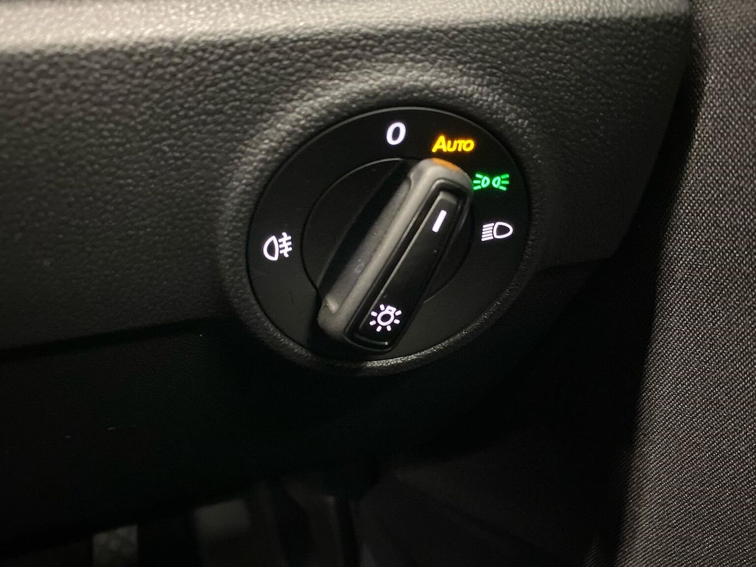 Used Volkswagen T-Roc 2025 for sale - 76832035: Photo 22