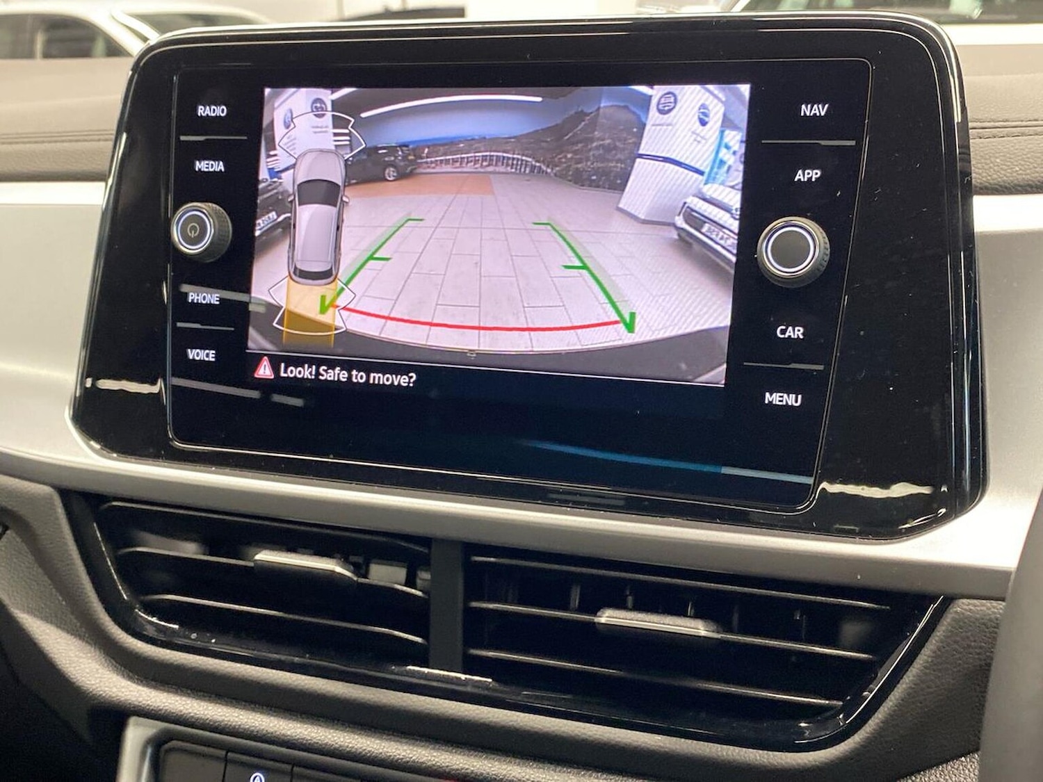 Used Volkswagen T-Roc 2025 for sale - 76832035: Photo 23