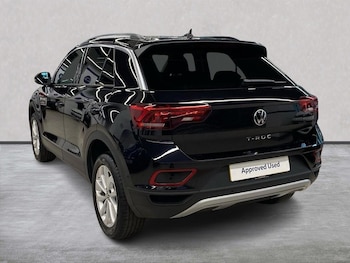 Used Volkswagen T-Roc 2025 for sale - 76832035: Photo