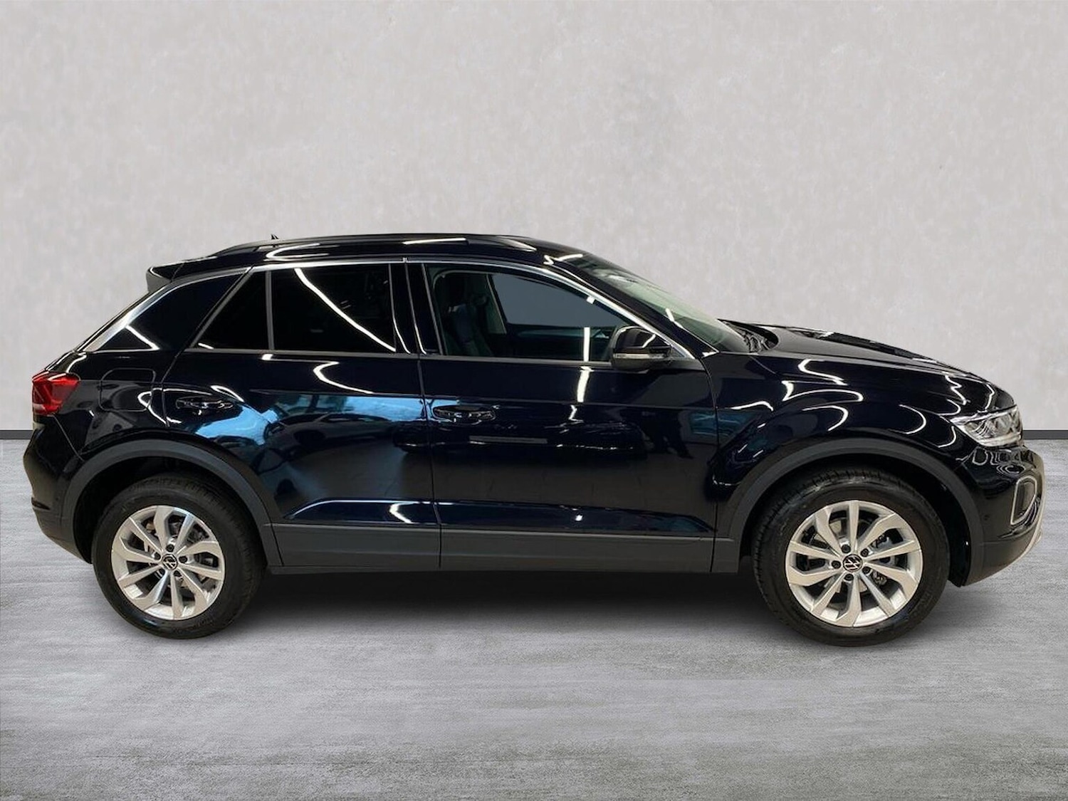 Used Volkswagen T-Roc 2025 for sale - 76832035: Photo 3