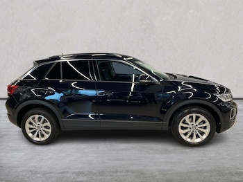 Used Volkswagen T-Roc 2025 for sale - 76832035: Photo