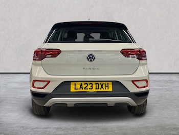 Used Volkswagen T-Roc 2023 for sale - 78980130: Photo