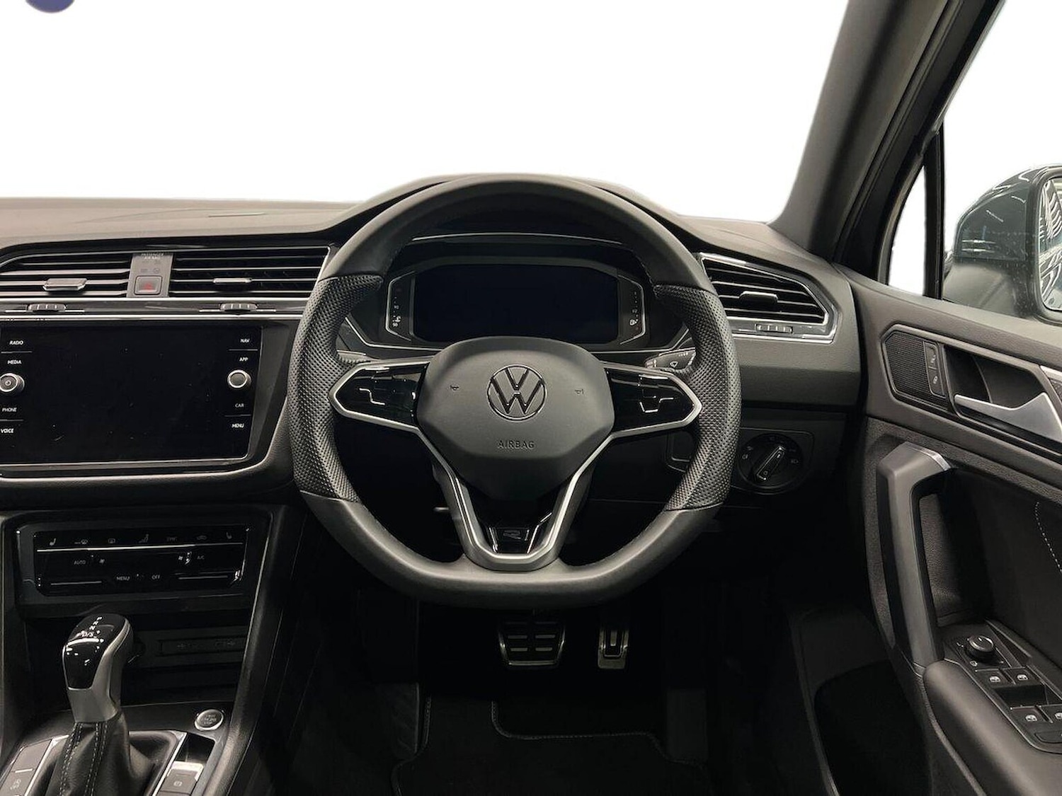 Used Volkswagen Tiguan 2023 for sale - 78195151: Photo 9