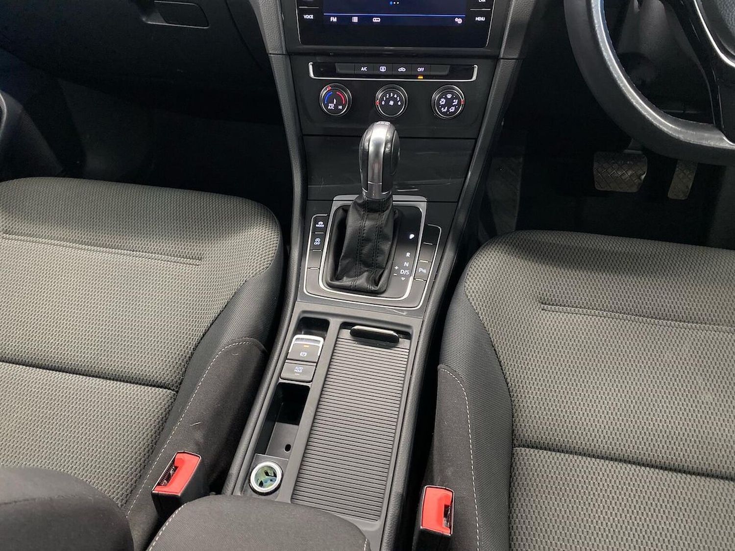 Used Volkswagen Golf 2018 for sale - 77872104: Photo 13