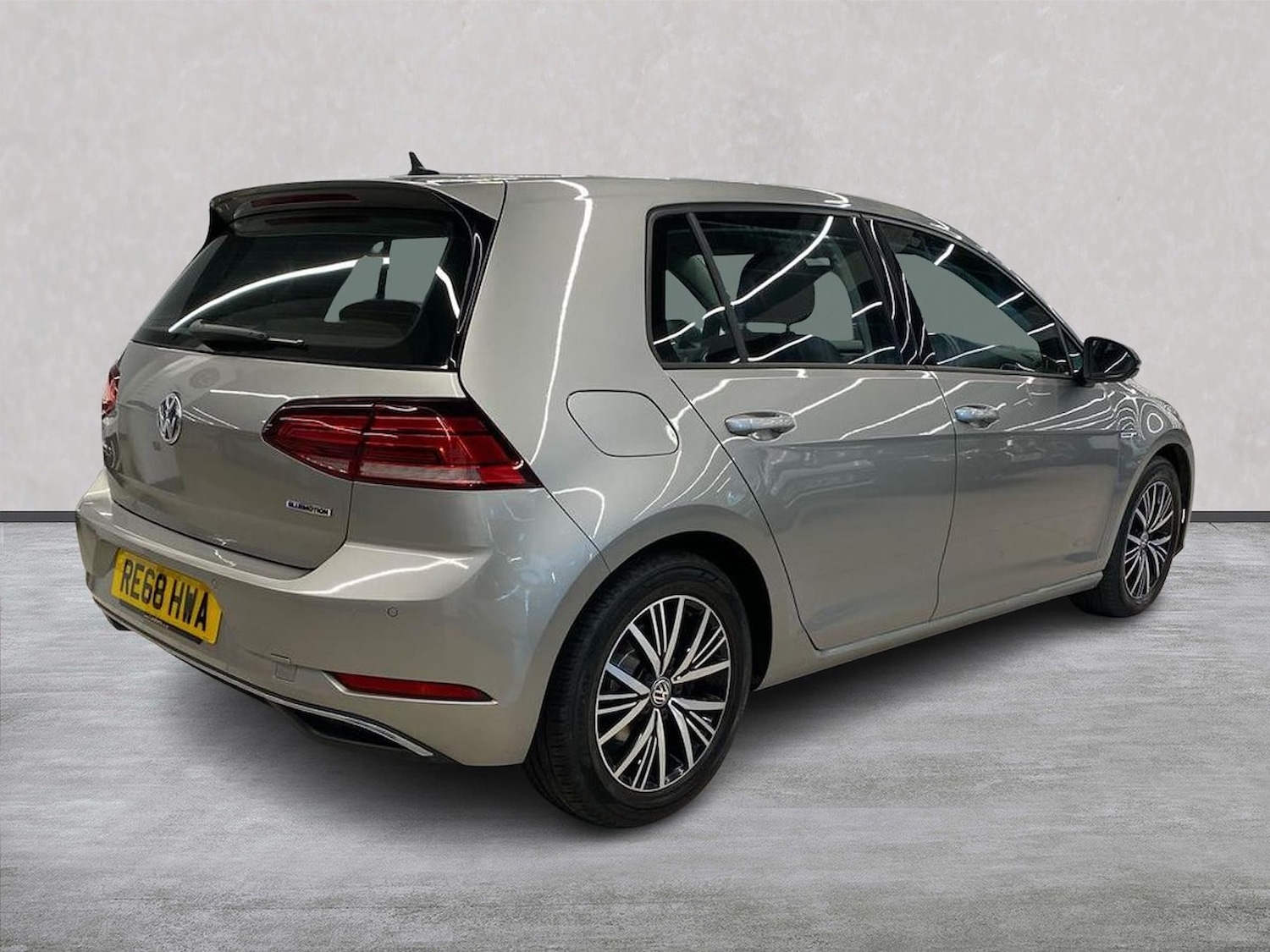 Used Volkswagen Golf 2018 for sale - 77872104: Photo 18