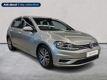 Used Volkswagen Golf 2018 for sale - 77872104: Photo