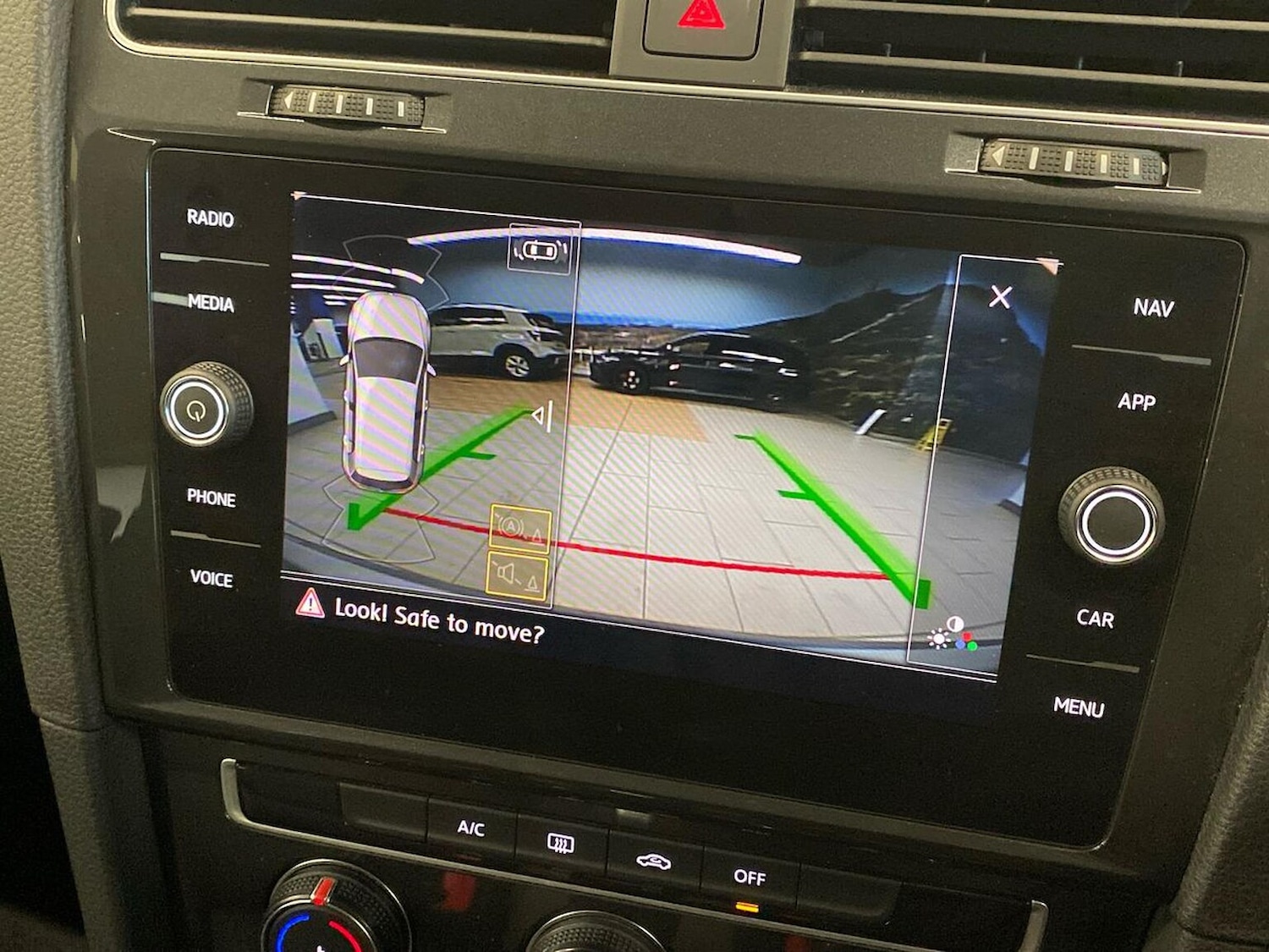 Used Volkswagen Golf 2018 for sale - 77872104: Photo 23