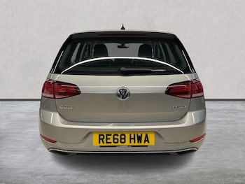 Used Volkswagen Golf 2018 for sale - 77872104: Photo