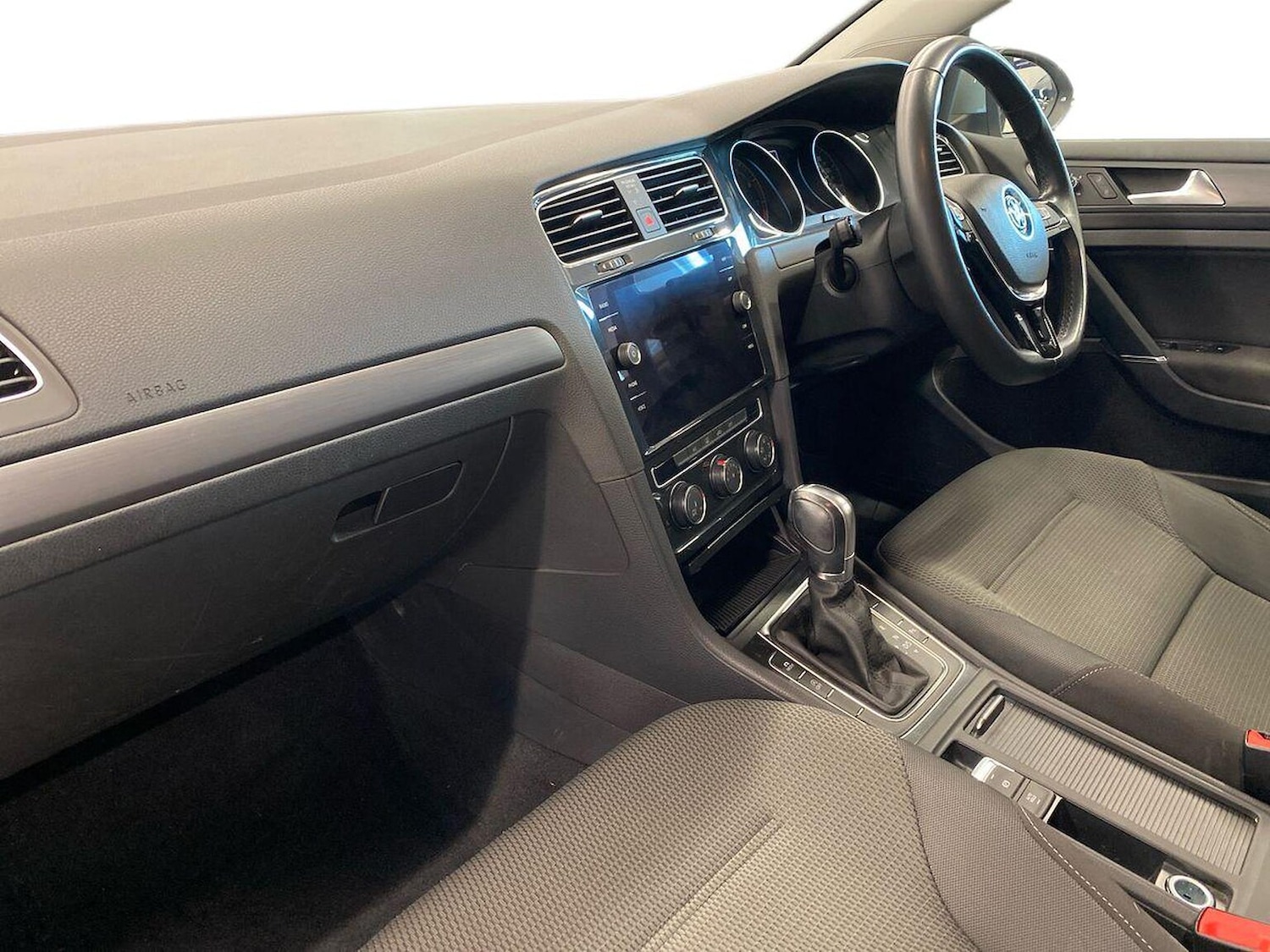 Used Volkswagen Golf 2018 for sale - 77872104: Photo 7