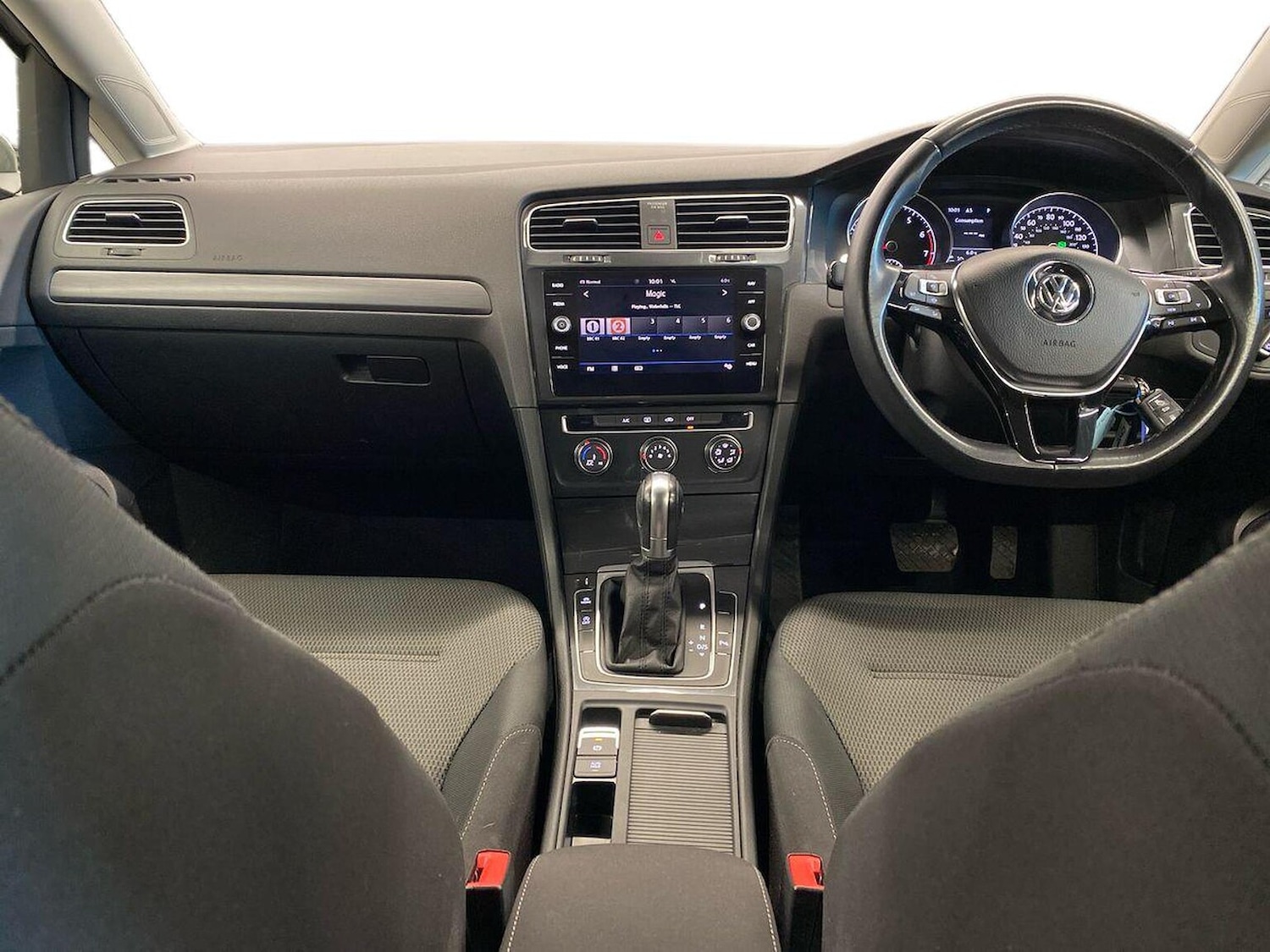 Used Volkswagen Golf 2018 for sale - 77872104: Photo 8